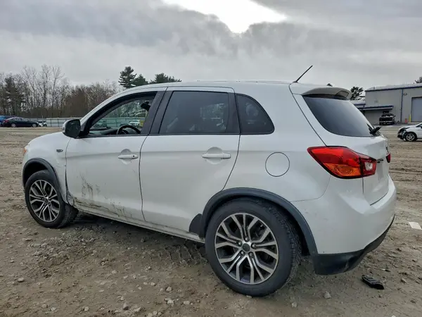 JA4AP3AU8GZ031810 2016 MITSUBISHI OUTLANDER - Image 2