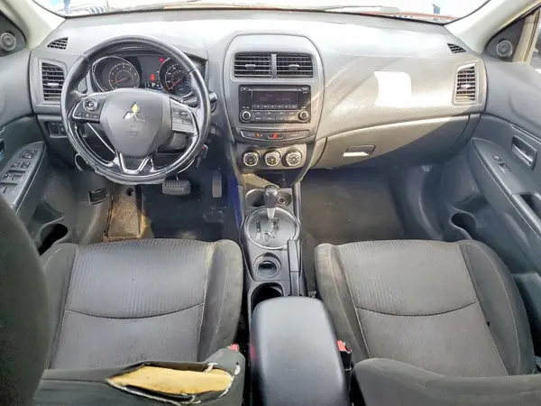 JA4AP3AU8HZ001434 2017 MITSUBISHI OUTLANDER - Image 8