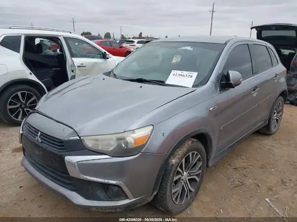JA4AP3AU8HZ003359 2017 MITSUBISHI OUTLANDER - Image 2