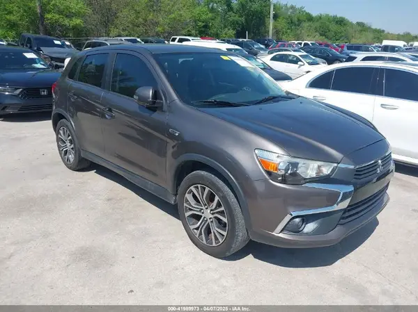 JA4AP3AU8HZ008710 2017 MITSUBISHI OUTLANDER - Image 1
