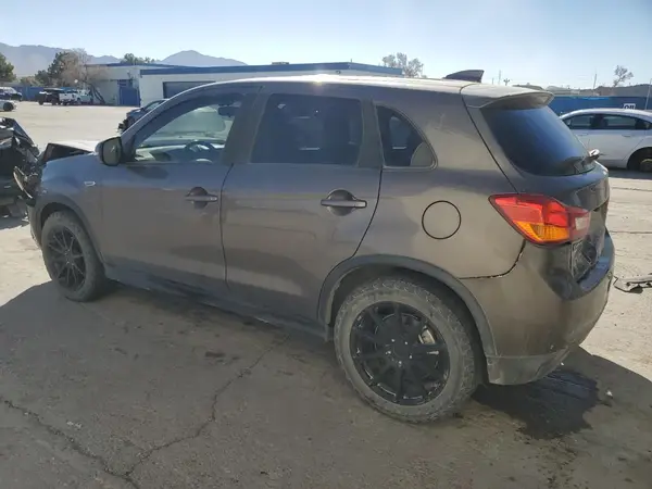 JA4AP3AU8HZ013115 2017 MITSUBISHI OUTLANDER - Image 2