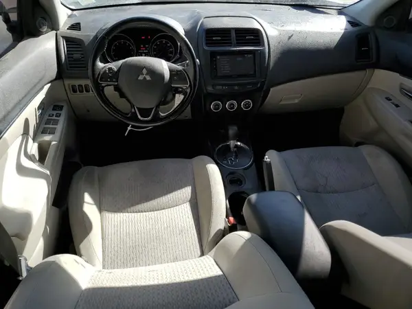 JA4AP3AU8HZ013115 2017 MITSUBISHI OUTLANDER - Image 8