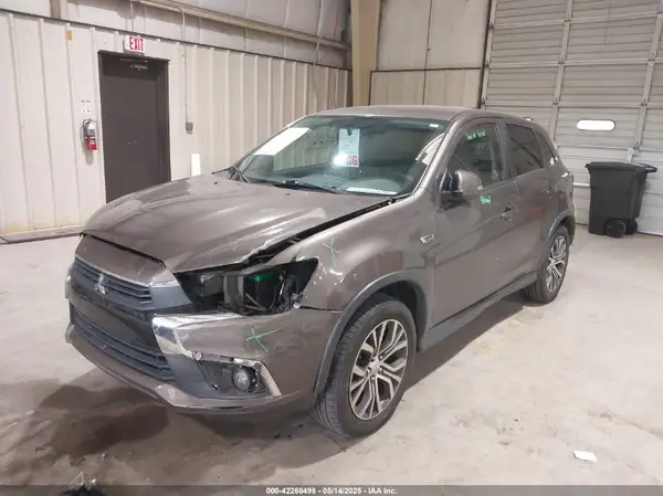 JA4AP3AU8HZ014930 2017 MITSUBISHI OUTLANDER - Image 2