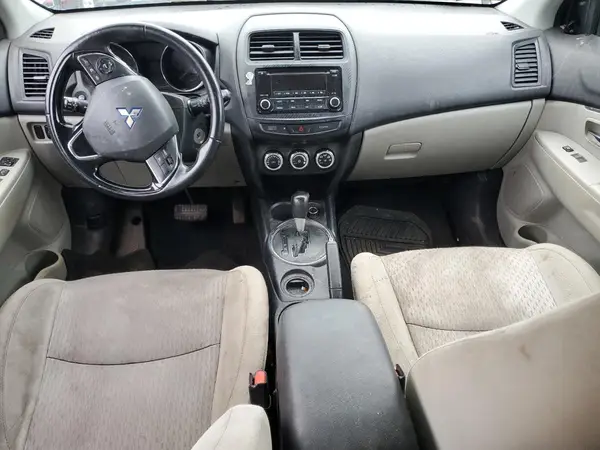 JA4AP3AU8HZ015690 2017 MITSUBISHI OUTLANDER - Image 8