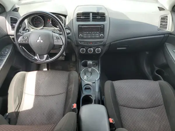 JA4AP3AU8HZ016547 2017 MITSUBISHI OUTLANDER - Image 8