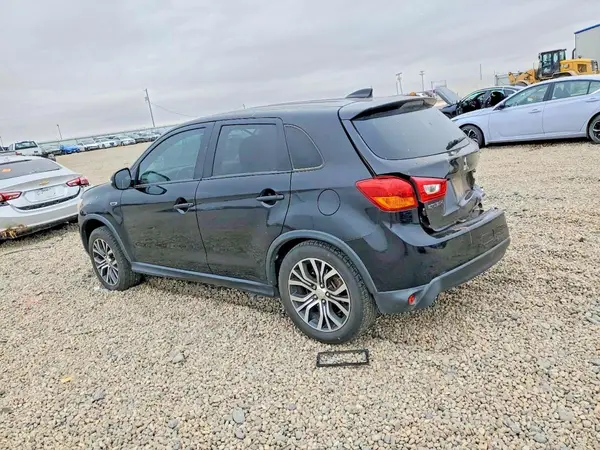JA4AP3AU8HZ017410 2017 MITSUBISHI OUTLANDER - Image 2