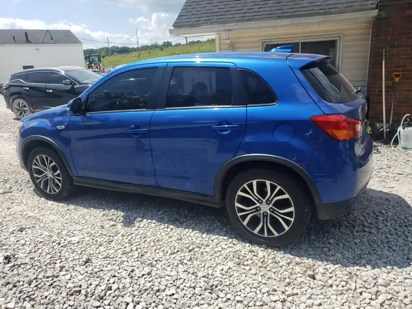 JA4AP3AU8HZ022235 2017 MITSUBISHI OUTLANDER - Image 2