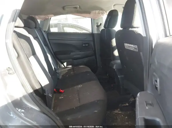 JA4AP3AU8HZ026107 2017 MITSUBISHI OUTLANDER - Image 8