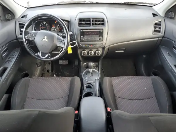 JA4AP3AU8HZ029007 2017 MITSUBISHI OUTLANDER - Image 8