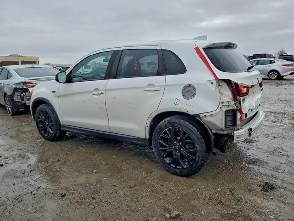 JA4AP3AU8HZ040346 2017 MITSUBISHI OUTLANDER - Image 2