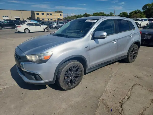 JA4AP3AU8HZ042033 2017 MITSUBISHI OUTLANDER - Image 1