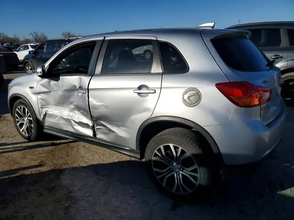 JA4AP3AU8HZ043036 2017 MITSUBISHI OUTLANDER - Image 2