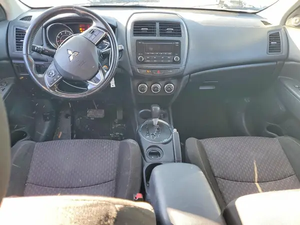 JA4AP3AU8HZ043036 2017 MITSUBISHI OUTLANDER - Image 8