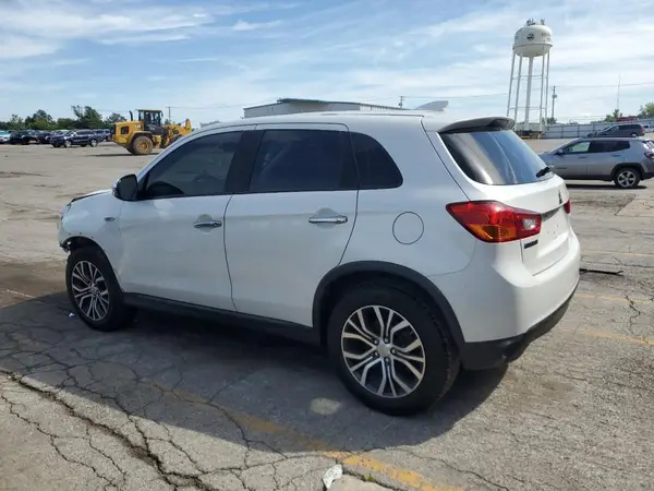 JA4AP3AU8HZ047880 2017 MITSUBISHI OUTLANDER - Image 2