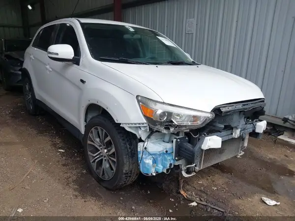 JA4AP3AU8HZ048866 2017 MITSUBISHI OUTLANDER - Image 1