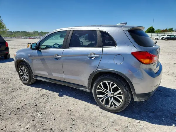 JA4AP3AU8HZ052738 2017 MITSUBISHI OUTLANDER - Image 2