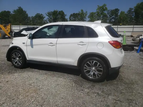 JA4AP3AU8HZ053405 2017 MITSUBISHI OUTLANDER - Image 2
