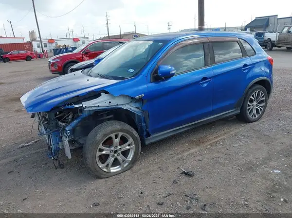 JA4AP3AU8HZ055817 2017 MITSUBISHI OUTLANDER - Image 2