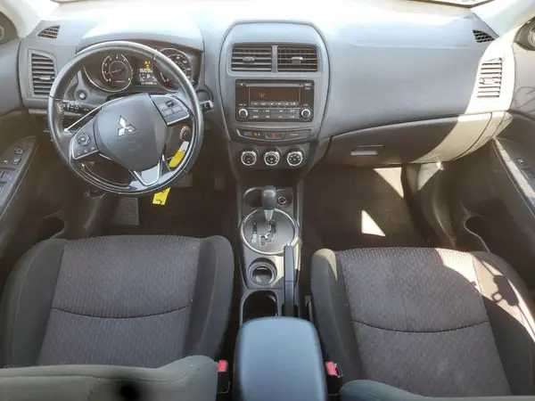 JA4AP3AU8HZ057082 2017 MITSUBISHI OUTLANDER - Image 8