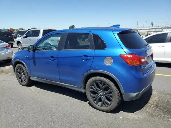 JA4AP3AU8HZ062587 2017 MITSUBISHI OUTLANDER - Image 2