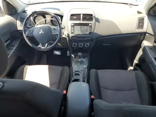 JA4AP3AU8HZ062587 2017 MITSUBISHI OUTLANDER - Image 8