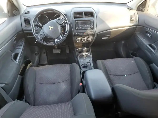 JA4AP3AU8HZ064887 2017 MITSUBISHI OUTLANDER - Image 8
