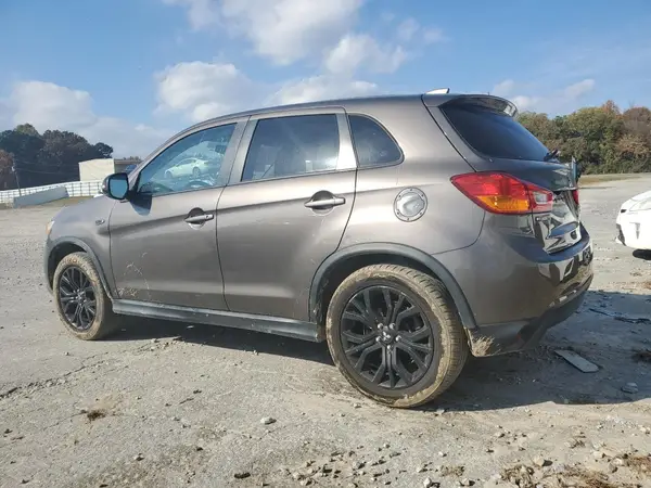 JA4AP3AU8HZ067773 2017 MITSUBISHI OUTLANDER - Image 2