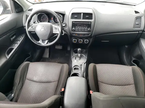 JA4AP3AU8HZ068521 2017 MITSUBISHI OUTLANDER - Image 8