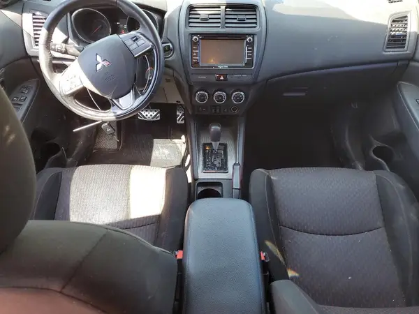 JA4AP3AU8JU003624 2018 MITSUBISHI OUTLANDER - Image 8
