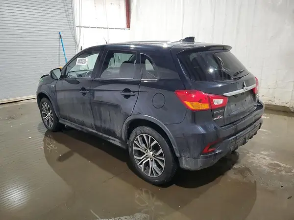 JA4AP3AU8JU003977 2018 MITSUBISHI OUTLANDER - Image 2