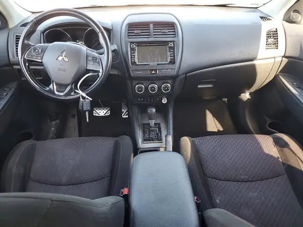 JA4AP3AU8JU005633 2018 MITSUBISHI OUTLANDER - Image 8