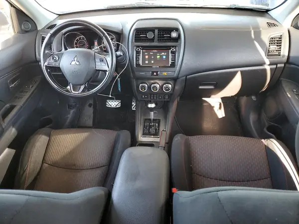 JA4AP3AU8JU014428 2018 MITSUBISHI OUTLANDER - Image 8