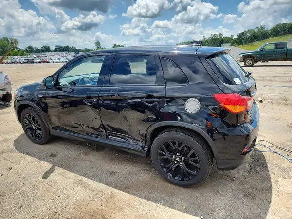 JA4AP3AU8JU016387 2018 MITSUBISHI OUTLANDER - Image 2