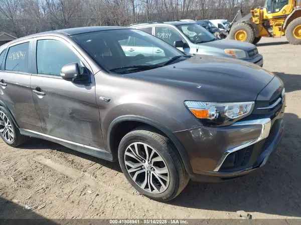 JA4AP3AU8JU022979 2018 MITSUBISHI OUTLANDER - Image 1
