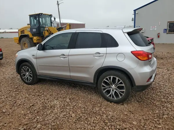 JA4AP3AU8JU023355 2018 MITSUBISHI OUTLANDER - Image 2