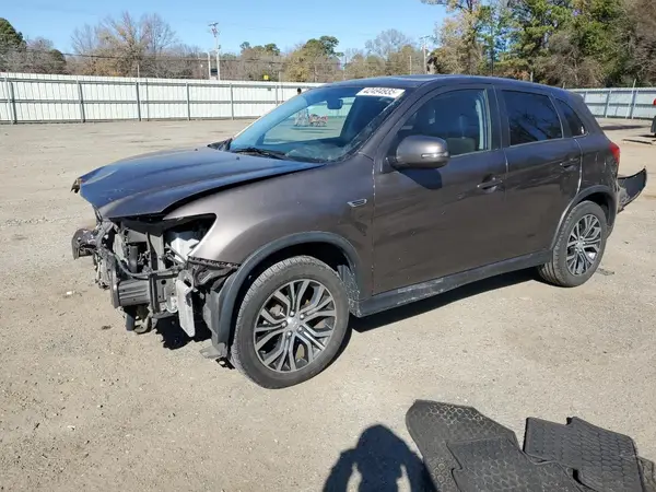 JA4AP3AU8JU024585 2018 MITSUBISHI OUTLANDER - Image 1