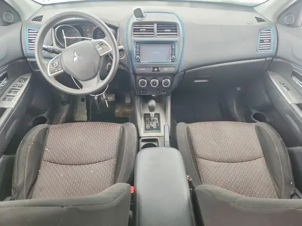 JA4AP3AU8JU024733 2018 MITSUBISHI OUTLANDER - Image 8