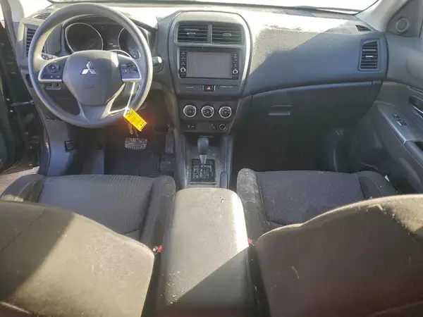 JA4AP3AU8JZ002847 2018 MITSUBISHI OUTLANDER - Image 8