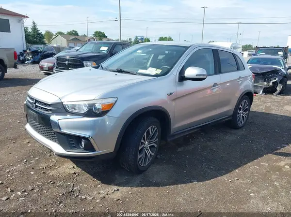 JA4AP3AU8JZ007742 2018 MITSUBISHI OUTLANDER - Image 2