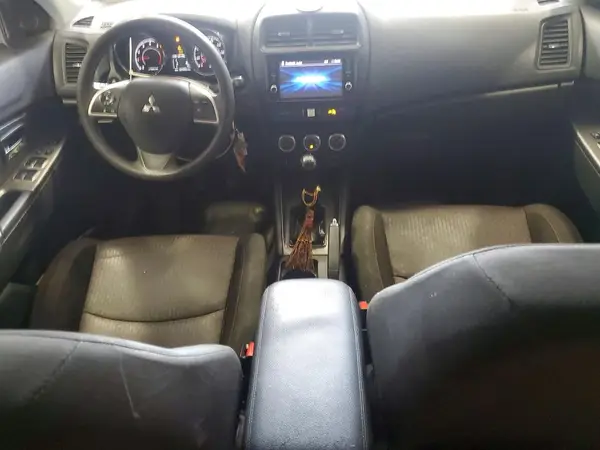JA4AP3AU8JZ009166 2018 MITSUBISHI OUTLANDER - Image 8
