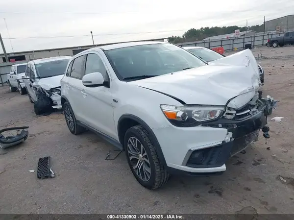 JA4AP3AU8JZ015419 2018 MITSUBISHI OUTLANDER - Image 1