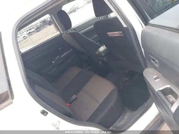 JA4AP3AU8JZ015419 2018 MITSUBISHI OUTLANDER - Image 8