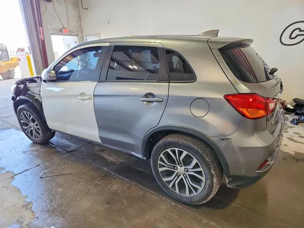 JA4AP3AU8JZ017719 2018 MITSUBISHI OUTLANDER - Image 2