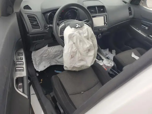 JA4AP3AU8JZ017980 2018 MITSUBISHI OUTLANDER - Image 8