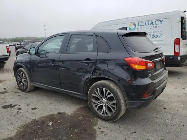 JA4AP3AU8JZ024203 2018 MITSUBISHI OUTLANDER - Image 2