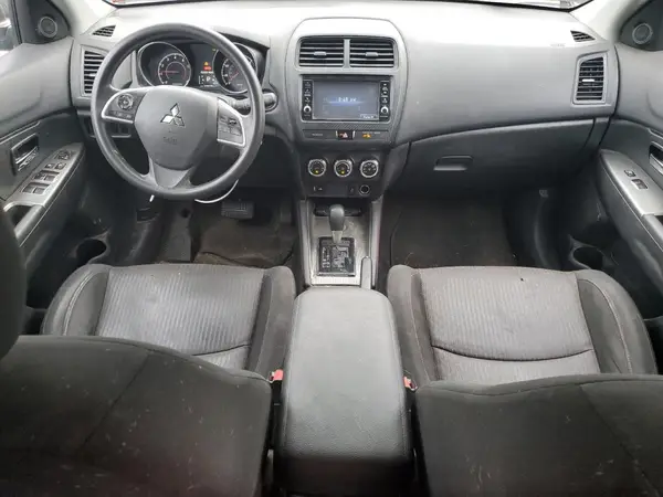 JA4AP3AU8JZ024203 2018 MITSUBISHI OUTLANDER - Image 8
