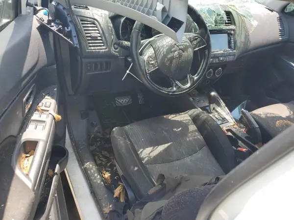 JA4AP3AU8JZ024377 2018 MITSUBISHI OUTLANDER - Image 8