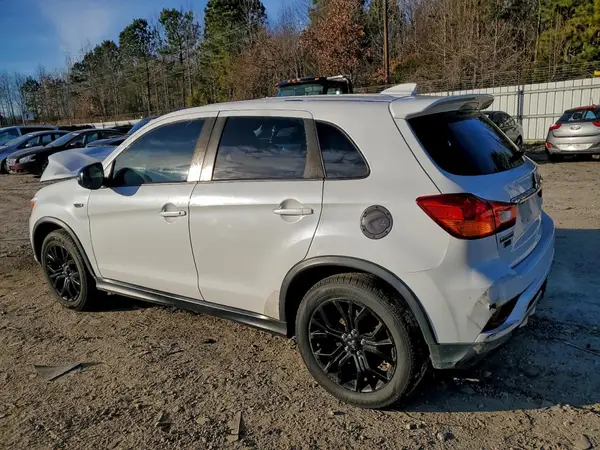 JA4AP3AU8JZ026338 2018 MITSUBISHI OUTLANDER - Image 2