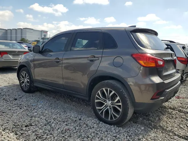 JA4AP3AU8JZ031166 2018 MITSUBISHI OUTLANDER - Image 2