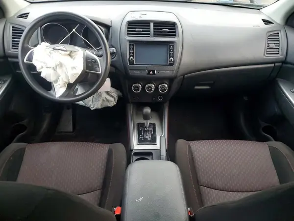 JA4AP3AU8JZ036349 2018 MITSUBISHI OUTLANDER - Image 8